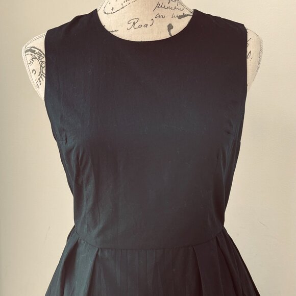 Little Black Dress Eyelet detailing size 2 - Picture 2 of 14